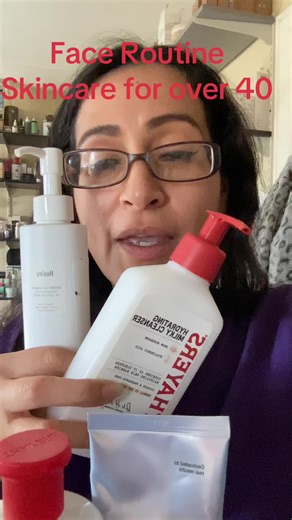#creatorsearchinsights My 40 year old skincare routine 🎀 As my skin is aging I must cater to its needs as maturing skin. As someone who has used each and every product I’ve shown they all work as promised. Consistency is key 🔑 in remembering to apply your products daily and nightly. Remember to understand Why you’re using What you’re using on your skin. Have you tried any of these products? What’s your personal experience? #40skincare #sᴋɪɴᴄᴀʀᴇᴛʜᴀᴛᴡᴏʀᴋs #skincareregimentthatworks #valdigitalin