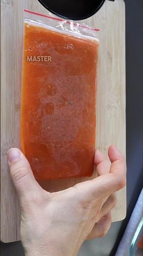 Freeze Tomato Sauce with this Easy Hack! #kitchenhacks #storage #storagesolutions