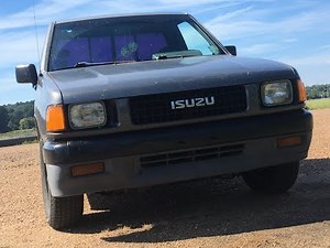 1991 Isuzu pickup walk around