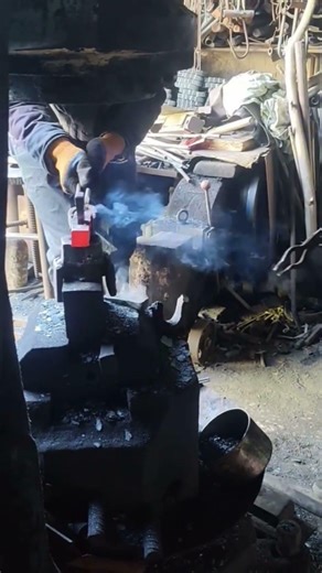 Metal Shaping in Hydraulic Hammer ⚙️ Extreme Forging Power Process