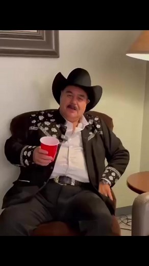 68K views · 1.6K reactions | Felicidades a nuestro amigo Saul “El Canelo” Alvarez en su triunfo el dia de ayer en Las Vegas! Feliz campeón! | Los Huracanes del Norte | Facebook