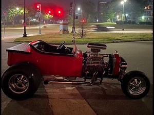 Timmy T Bucket gets a new BluePrint 383 crate engine (FIRST START)