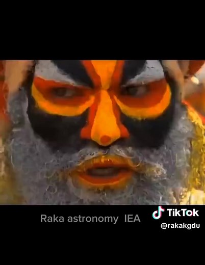 penjelasan ⬇️ Bumi terbentuk sekitar 4,54 miliar tahun lalu melalui proses akresi, di mana awan gas dan debu sisa pembentukan matahari (nebula surya) saling bertabrakan dan menyatu menjadi protoplanet. Awalnya, Bumi adalah bola magma panas yang cair. Bumi mengalami diferensiasi lapisan dan tumbukan raksasa dengan planet Theia yang membentuk Bulan, sebelum akhirnya mendingin dan membentuk kerak padat. Berikut adalah tahapan utama pembentukan Bumi: Akresi Nebula Surya (4,6-4,5 Miliar Tahun Lalu):