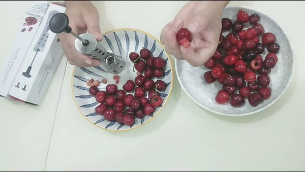 Cherry Pitter Tool - 304 Stainless Steel Pitting Tool, Portable Cherries Corer Stoner Seed Tool, Cherry Seed Remover Kitchen Tool, Fruit Pit Remover for Cherry Jam,Press Type (Red)