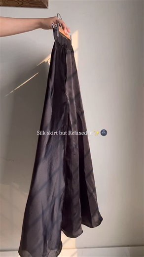 Wrap Flare on Instagram: "Silk skirt, not too tight ✨ Made with soft, flowy silk that drapes beautifully this skirt gives you the perfect fall without being tight or clingy. It’s effortlessly elegant, comfortable to wear, and perfect for both casual and dressed-up looks. Pair it with a fitted top or a loose blouse for that graceful, timeless vibe. 💫"