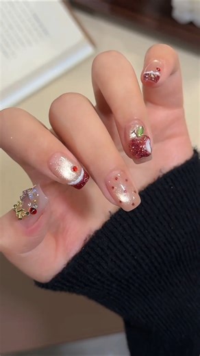 Simple Red Apple nails tutorial #nailart #simplenails #diynails