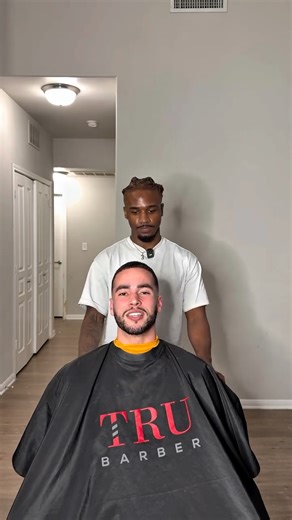 DALLAS BARBER • Three Bladez | Anthony Evans💈 on Instagram: "Most barbers don’t miss the cut… they miss the DETAILS. Be honest 🎯 do you go to your barber for speed or precision? Comment your answer ⬇️ #BarberLife #CleanFade #BarberArt #FreshCut #detailmatters"