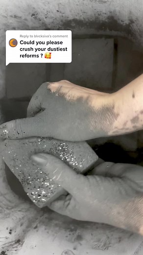 Replying to @blvcksiva that would be my charcoal mixes every time 🤤 #asmr #asmrsounds #charcoal #gymchalk #gymchalkasmr #dust #dusty
