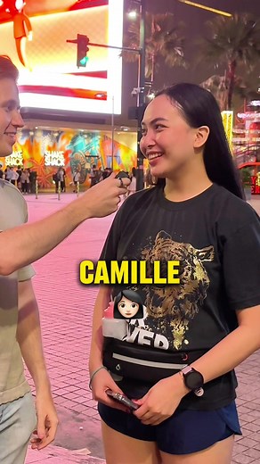 Foreigner Speaking Filipino with Locals in BGC | Language Exchange