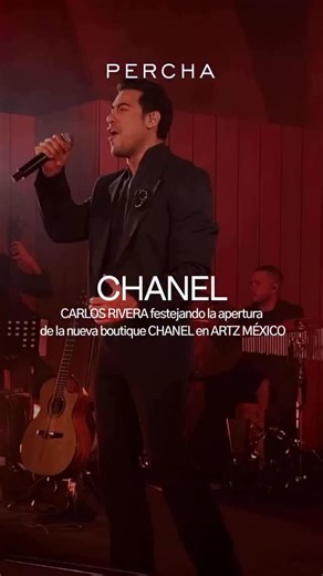 #CarlosRivera interpreta #MeMuero en la apertura de la nueva boutique CHANEL #Riveristas 💛 | Carlos Rivera Fan Site