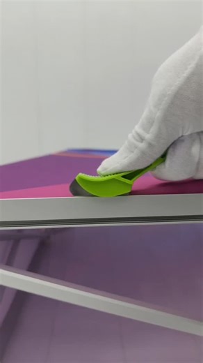 Sign Mate on Instagram: "No sore fingers.No uneven edges. #SEGTool #SEGInstallation #InTucker#LightboxGraphics #FabricLightbox #SEGFrame#PopUpLightbox #PopUpDisplayStand #PortableSign#SignMaking #PrintShopLife #ToolHack"