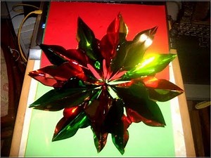 Christmas crafts: hanging metallic paper star