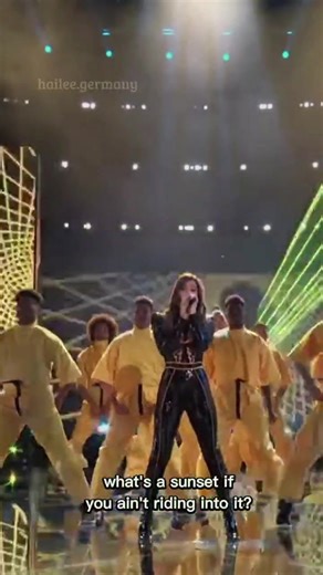 Hailee Steinfeld Bumblebee Outfits and Back to Life Lyrics