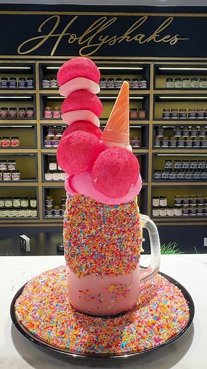 Delicious Hollyshakes: Two Dollar Milkshake Without Plastic