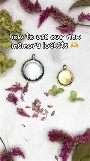 ✨ Keep your memories close ✨ Our new memory lockets are designed to hold what matters most—whether it’s dried flowers, a shark tooth from your favorite adventure, ashes of a loved one, or a tiny keepsake you treasure. These lockets are more than jewelry—they’re little time capsules you can carry with you every day. 💖 How will you fill yours? #CherryTreeBeads #MemoryLocket #KeepsakeJewelry #ForeverInMyHeart #TreasureTheMoment #HandmadeJewelry #DIYJewelry #BeadingCommunity #MakersGonnaMake | Cher