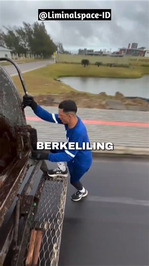 Pemungut Sampah Bergaya Michael Jackson, Kocak Abis!