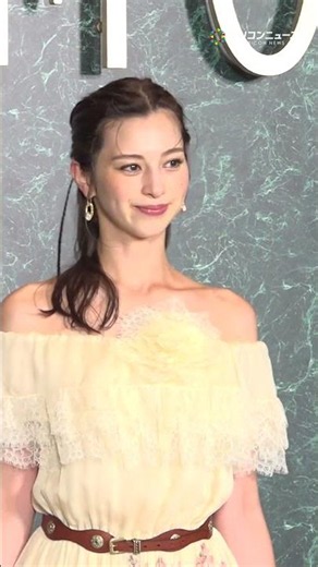 中条あやみ、肩出しドレスで可憐に登場！ #shorts #中条あやみ #MrsGREENAPPLE #ミセス #MGA_CEREMONY