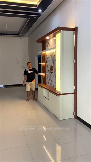 Backdrop TV Minimalis Dua Sisi untuk Interior Modern