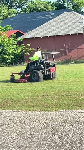 This 60” toro Z master is a beast!! #beastmode #lawncare #grassmowing #mowinggrass #prolawn