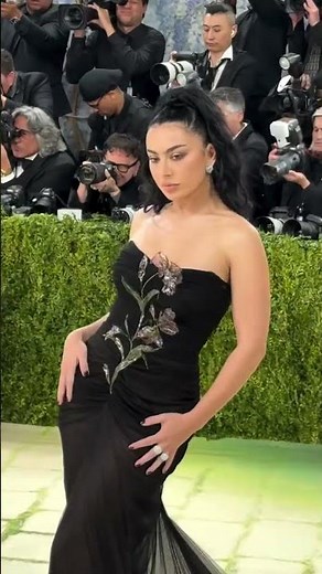 Charli XCX stuns on the #MetGala2026 carpet | GMA