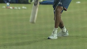 🚨 Update 🚨 Play to commence at 09.30 PM IST. 👏 Toss will take place at 09.15 PM IST. 👍 The second #INDvAUS T20I will be an eight overs/side match. #TeamIndia | Indian Cricket Team