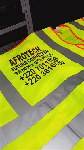 Designer - Filmmaker - Printer CONSTRUCTION VEST supports We are proud to have accompanied in the design and manufacture of their custom construction vests. Need tailor-made, stylish and professional products? At Jim Mega Print, every project is a new opportunity to express our passion for design and craftsmanship. Thank you for your trust! 📍Contact us at 220 7125428 We look forward to turning your vision into reality. . The Innovative Eye Trust Jim’s Mega Print🥰! expérience years of experienc