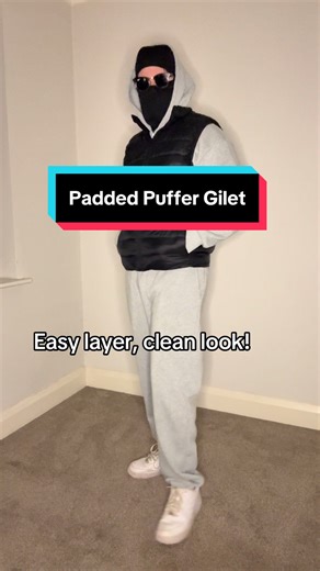 Lightweight, warm, and easy to style. #tiktokfinds #giletstyle #casualwear #gilet #mensoutfits