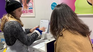 在英国怎么打耳洞？| Ear Piercing ｜在英国打耳洞攻略｜打耳洞到底痛不痛