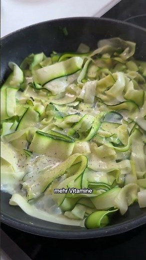 Protein-rich, low-carb zucchini noodles – for a healthy diet in the new year 🙌