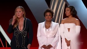 A comedic trio starring Regina Hall, Amy Schumer and Wanda Sykes opened the #Oscars with some laughs ahead of a very tense ceremony. | etalk