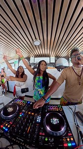 What’s the best part about our Dansa class?! Getting to perform the routine live with one of you! Amazinggggg! @ahleeshadee absolutely KILLED it today on @djsintoronto Las Lap! 🙌🥳🔥💥 🇨🇦 | Dj ANA