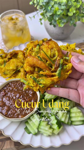 Resepi Cucur Udang Garing dengan Teh Bunga Longan