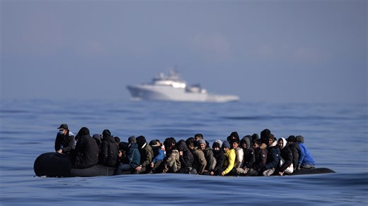 Starmer must keep immigration numbers down & green-light new infrastructure