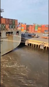 Looks like the Captain forgot something 😬 #MooringLines #accident #onboard #sailor #ship #sealife #shiplife #SEAMAN #Seafarer | Seaman Worldwide