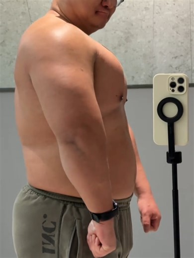 beefymuscle.com👍 Beefy pec bounce! beefymuscle.com admires beefy massive bulky #muscle #musclehunk #musclebear #bodybuilder #powerlifter lifter beefymuscle musclechub pecs biceps workout fitness gym bodybuilding motivation 肉壮 肌肉 壮熊 健身