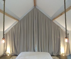 Comment mettre rideau Fenêtre trapèze ?