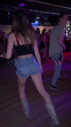 Linedance #eclewisville #texas #texascheck #party #linedancers #linedancersoftiktok #fyp #dfw #dallastx #viral #trending #popular #countrybar #hotgir🔥💋 #texasgirl❤️🤍💙 #dancethenightaway | Line Dancing