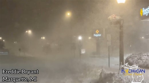 ⚠️Travel is becoming nearly impossible in Marquette, MI with high winds and heavy snow ongoing! INSANE video coming out of the area tonight! Blizzard warnings are in effect. Time is 1 am EST 12/29. 📸Freddie Bryant | Michigan Storm Chasers