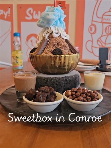 Sweet Box in Conroe is the bomb! Hands down- The perfect experience! From the moment you walk through the door you feel the vibes! 😍 This place is SO CUTE!!!! Awesome menu!!!! And, REALLY GOOD sweets!!!!!! #trending #fypシ #foodreview #viral #icecream