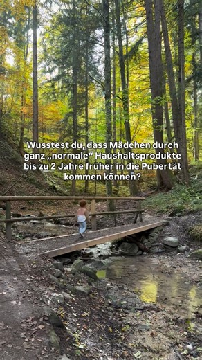 MARIE DISTL • ÄTHERISCHE ÖLE • NATÜRLICHE GESUNDHEIT on Instagram: "Mädchen mit der höchsten Belastung durch alltägliche Haushaltschemikalien kamen bis zu 24 Monate früher in die Pubertät. Lass das kurz wirken. Und nein – wir sprechen nicht über seltene Chemikalien oder Industrieunfälle. Wir sprechen über Dinge, die Kinder jeden Tag benutzen: • Shampoo • Duschgel • Schaumbad • Sonnencreme • Waschmittel • Duftsprays • Plastikflaschen • Reinigungstücher Viele dieser Produkte enthalten endokrine Di