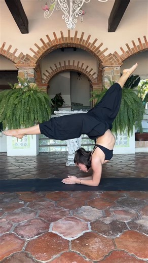 Laureise Ruef on Instagram: "movement >>>"