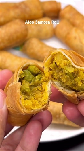 Aloo Samosa Roll 😋😍#shorts #iftar #samosa #ramzanspecial #snacks