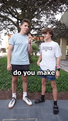 How much money do teens have in their bank accounts?