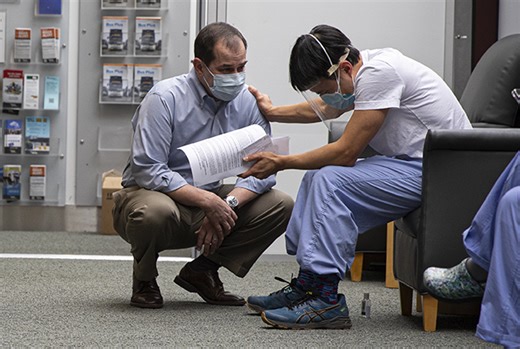 Psilocybin therapy helps clinicians process COVID despair - UW Medicine | Newsroom