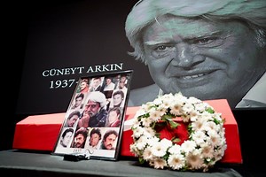 ‘Kara Murat' Cüneyt Arkın son yolculuğuna uğurlandı