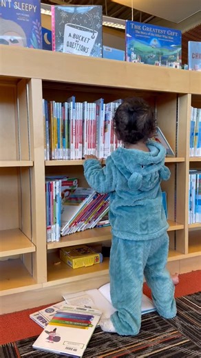📚 Public libraries in Canada offer far more than most people realize — and many services are free or extremely low-cost. Here’s what public libraries actually provide 👇 📚 Books & e-Books Physical books, audiobooks, magazines, and newspapers — plus digital access through apps like Libby or OverDrive. 💻 Free Internet & Computer Access Public computers, Wi-Fi, and quiet study spaces — useful for students, job seekers, and newcomers. 🎓 Courses & Workshops Resume help, language learning, digital