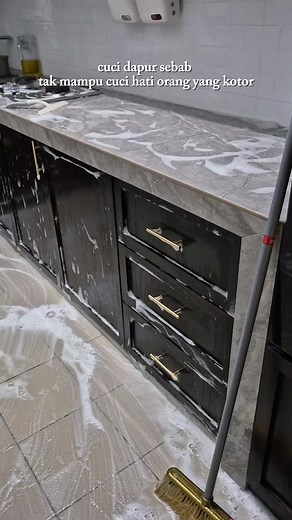 🤷‍♀️ #satisfyingdeepcleaning #cleaningmotivation #cleaningtherapy #mytherapy