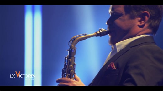 "Anouman" de Django Reinhardt arrangé dirigé par l’incroyable Christophe Dal Sasso avec un big band composés d’ami(es) et des plus grand(es) musicien(nes) : Nadia Tighidet Thomas Savy Lucas Saint-Cricq Stéphane Guillaume Ricardo Izquierdo Christian Martinez Vincent Lafont Camille Lebrequier Denis Leloup Jerry Edwards Manuel Marchès Karl Jannuska Nicolas Folmer merci aux Les Victoires du Jazz et Manu Katche merci à Matrisse Productions et Marie Séguret Henri SELMER Paris Saxophones Vandoren Paris