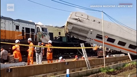 Dramatic video shows wreckage of deadly train crash in Indonesia