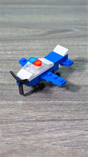How to Make a Mini LEGO Airplane!